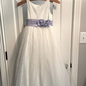 Pre-owned Alfred Angelo flower girl dress. Size 7.